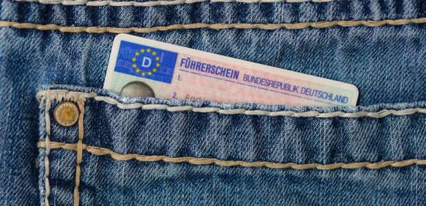 Personen, die ihren Führerschein aufgrund von Alkohol- oder Drogenmissbrauch, Straftaten im Straßenverkehr oder durch zu viele Punkte im Verkehrszentralregister verloren haben, müssen in der Regel eine medizinisch-psychologische Untersuchung (MPU) bestehen, [&hellip;]